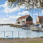 4170-borre-klintholm-havneby-70 *