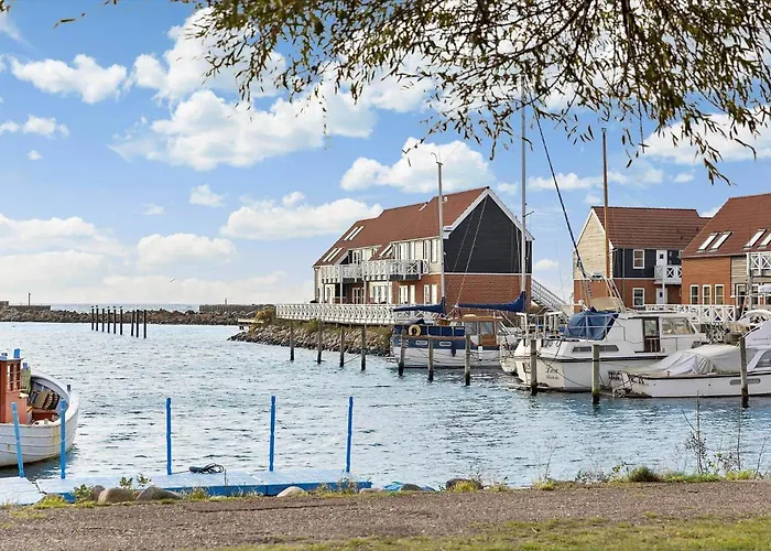 4170-borre-klintholm-havneby-70 *